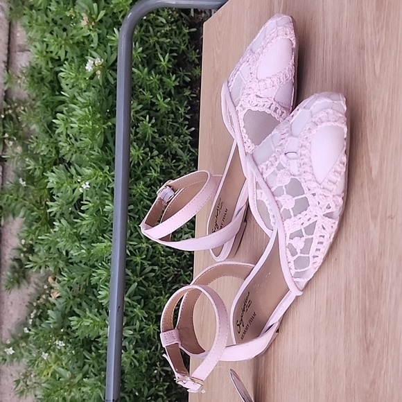 Seychelles Crochet Lace Pointy Toe Flats with Ankle Strap Size 7 NWT - Picture 3 of 11